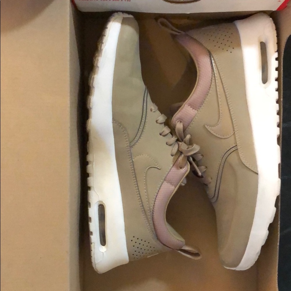 Nike air max thea’s